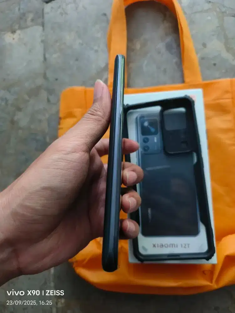 XIAOMI 12T RAM 8GB+4GB/ROM 256GB BISA TUKAR TAMBAH - 2/4