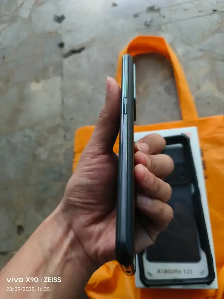 XIAOMI 12T RAM 8GB+4GB/ROM 256GB BISA TUKAR TAMBAH - 3/4